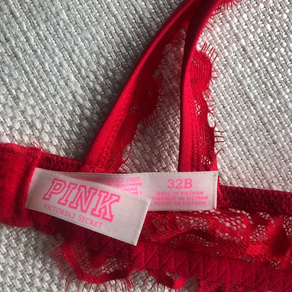 Victoria’s Secret RED PUSH UP BRA - Picture 4 of 4